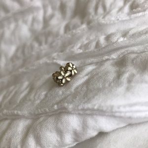 Pandora Flower Charm 🌻